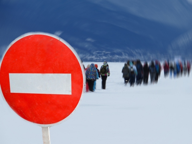 МЧС: Маршрут по байкальскому льду «Ангасолка – Слюдянка» опасен