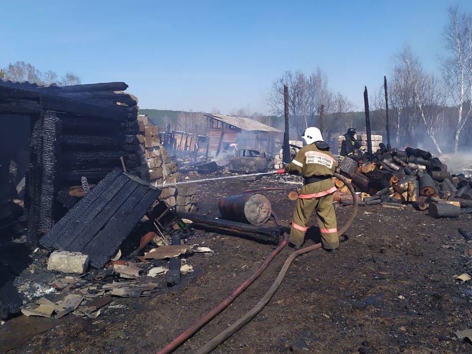 Жительница поселка Вознесенский устроила крупный пожар, сжигая мусор на участке