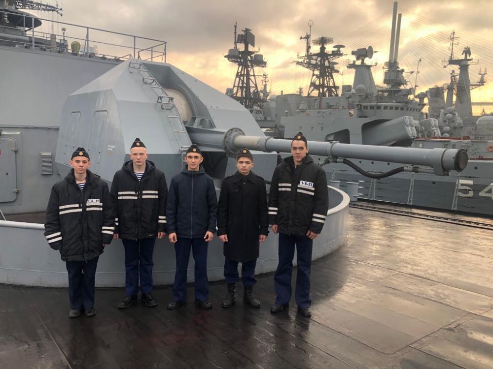 Иркутские гардемарины проходят стажировку на военном фрегате «Маршал Шапошников» во Владивостоке