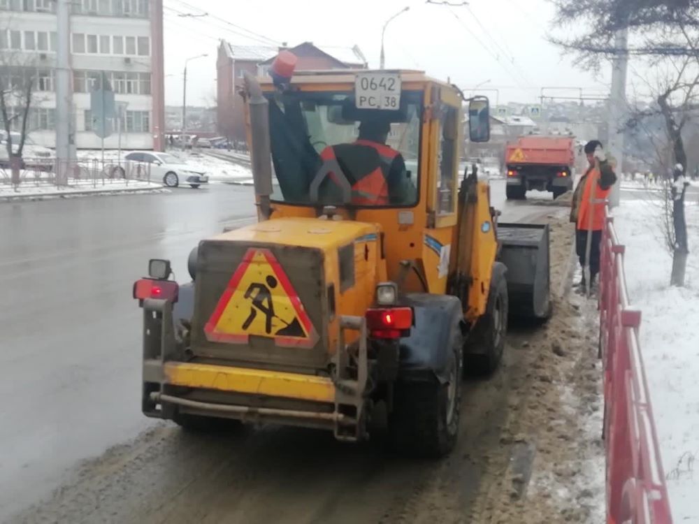 За сутки с улиц Иркутска вывезли более 2600 тонн снега