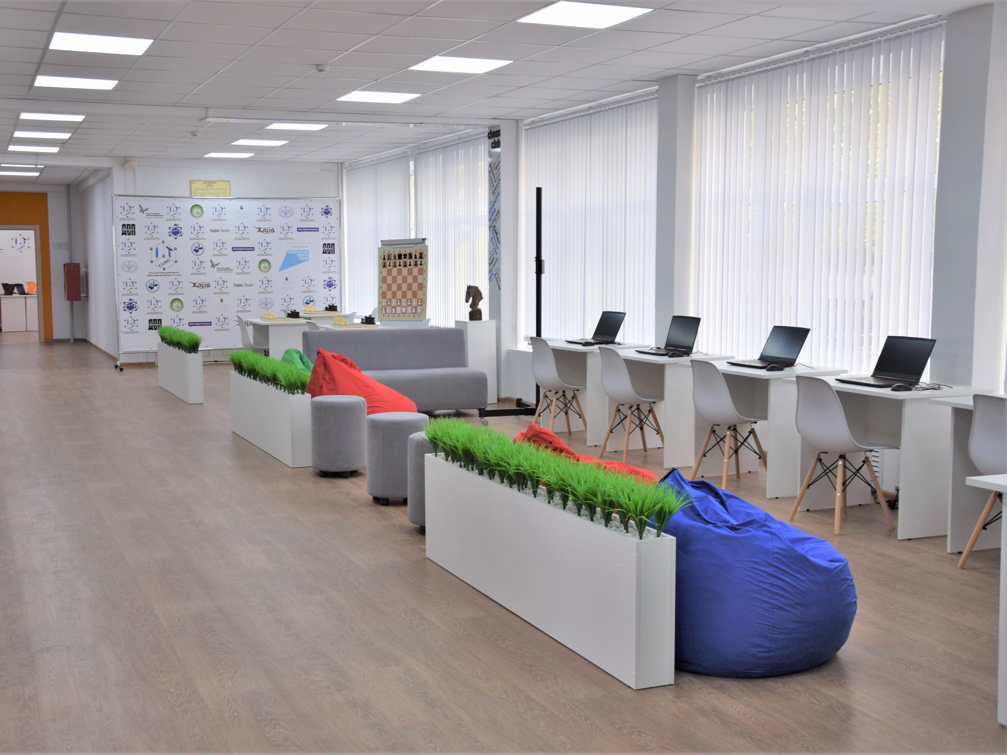 Первый в Иркутской области центр цифрового образования детей «IT-Куб» открыли в Братске