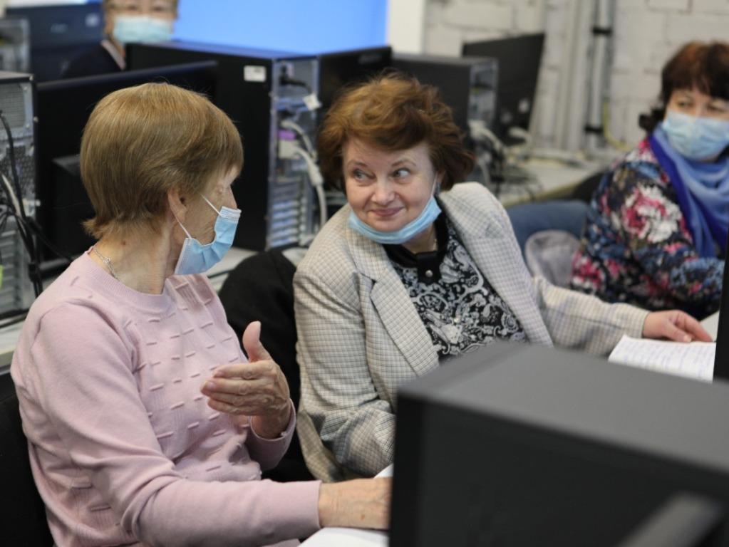 Иркутские пенсионеры могут принять участие в чемпионате по компьютерному многоборью