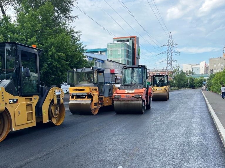В Иркутске ремонтируют подъездные пути к лечебным учреждениям