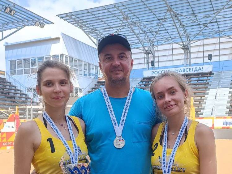 Студентки из Иркутска завоевали серебро во Всероссийских соревнованиях по пляжному волейболу