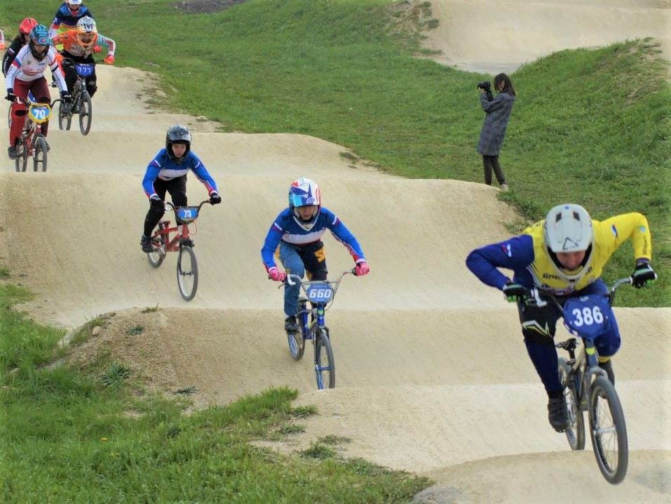 Всероссийские соревнования по BMX-велоспорту стартовали в Ангарске