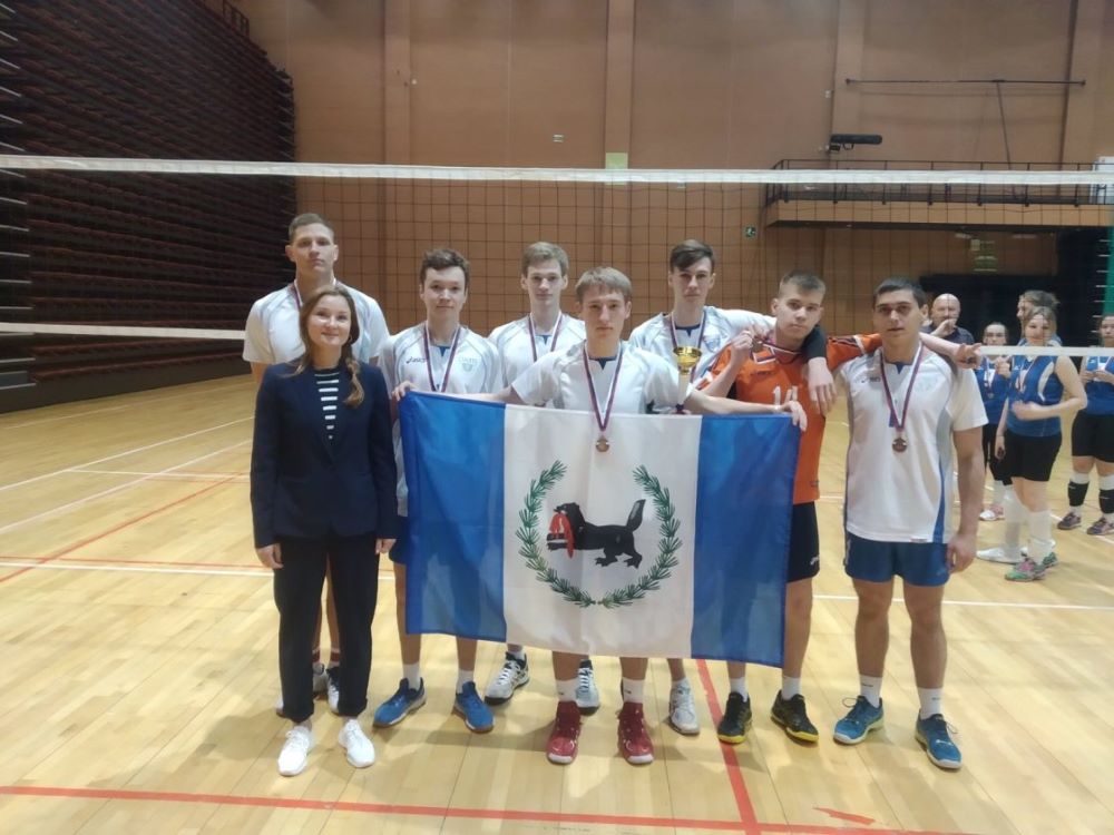 Волейболисты из Ангарска заняли третье место в финале IV Всероссийской спартакиады «Юность России»