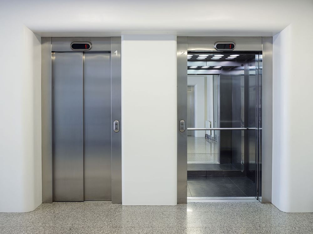 В Саянске в этом году заменят 22 лифта