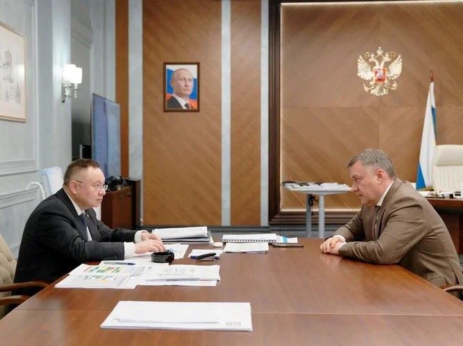Ирек Файзуллин и Игорь Кобзев обсудили меры поддержки строящихся в Приангарье объектов