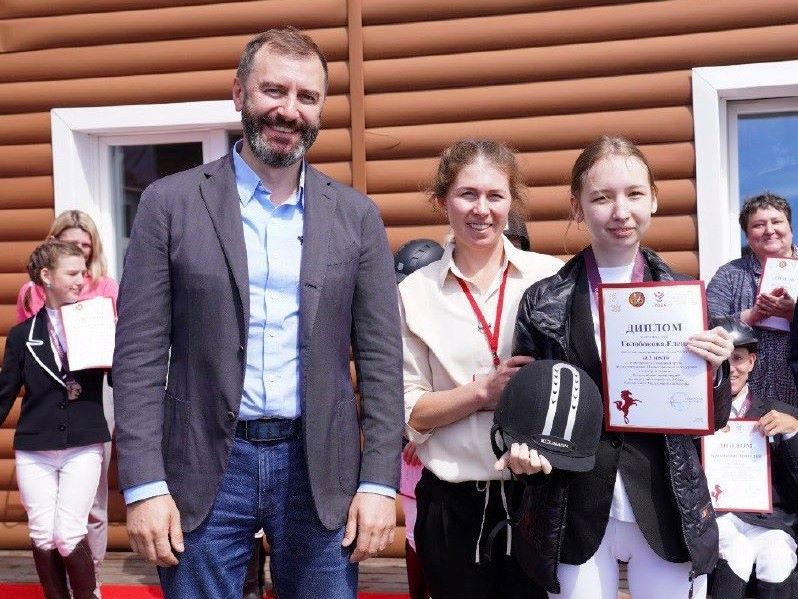 Александр Ведерников встретился с тренерами и судьями всероссийских соревнований по конному спорту