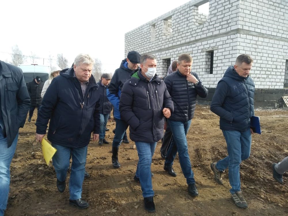 Игорь Кобзев проверил ход строительных работ в Нижнеудинске