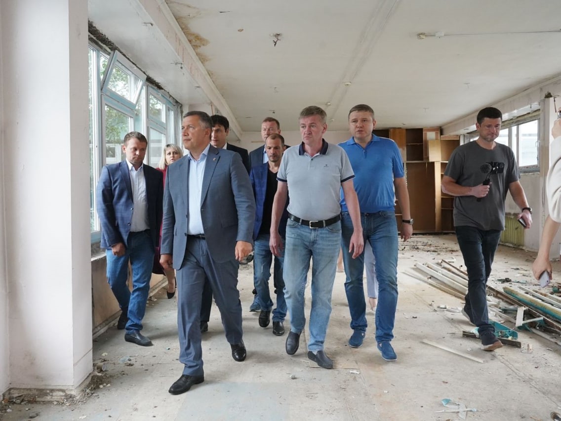 Губернатор проверил благоустройство и ремонт соцобъектов в Вихоревке