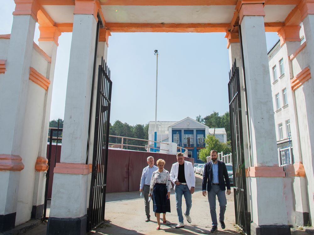 Александр Ведерников: Реконструкция стадиона «Шахтер» в Черемхово завершится в срок
