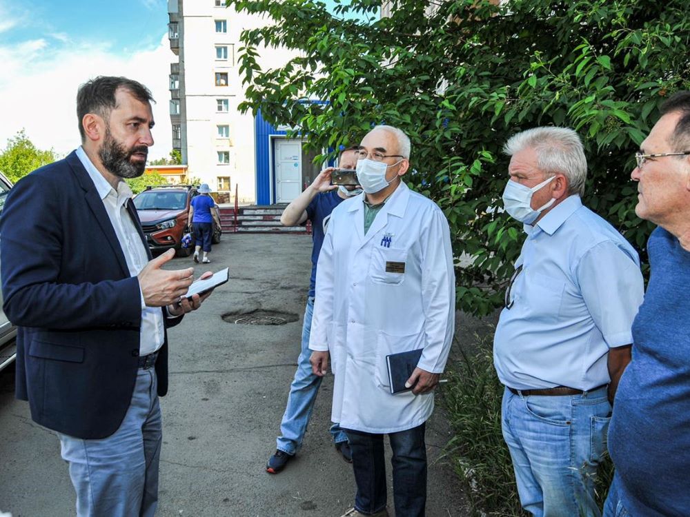 Проблему закрытия и продления больничных для больных коронавирусом обсудили парламентарии с руководством ГБ-5 в Братске