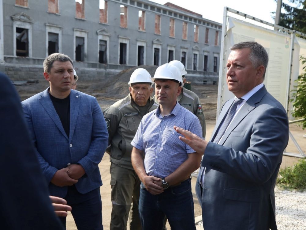 Губернатор продолжает контролировать строительство Суворовского военного училища