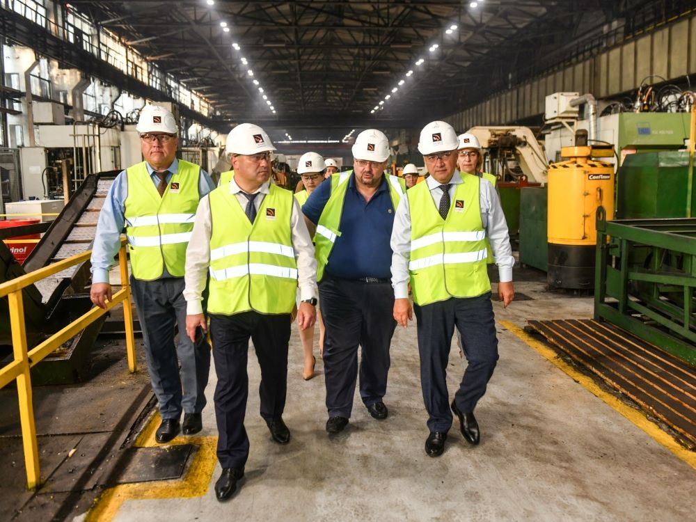 Игорь Кобзев посетил Таганрогский металлургический завод