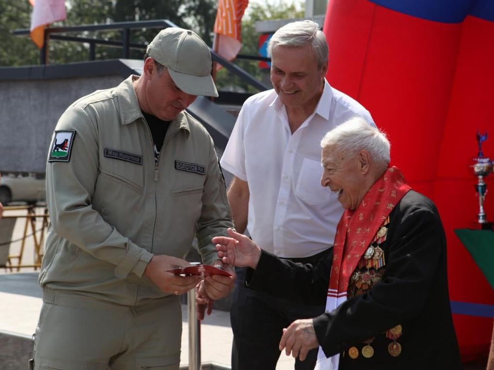 В Иркутске вручили памятные медали и золотые знаки отличия ГТО