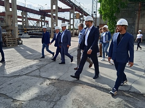 Губернатор Иркутской области ознакомился с работой промышленных предприятий Братска