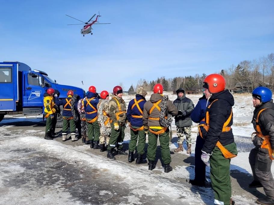 Воздушные тренировки лесных пожарных проходят в Иркутской области