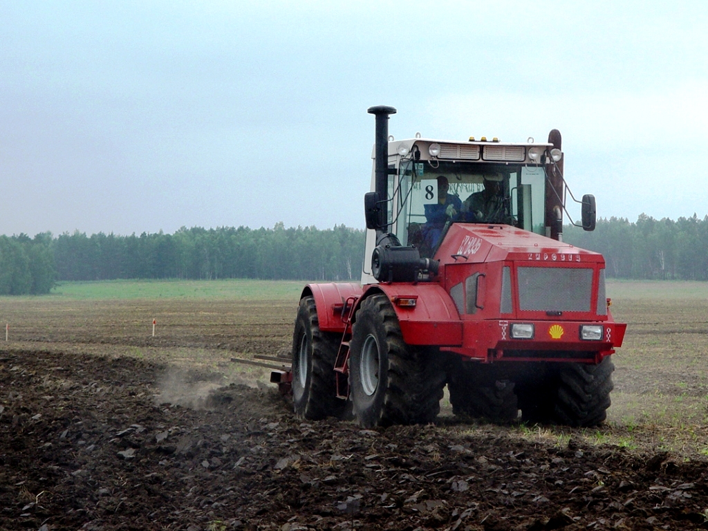 Сельхозпредприятие Усольского района первым в Приангарье завершило посевную кампанию