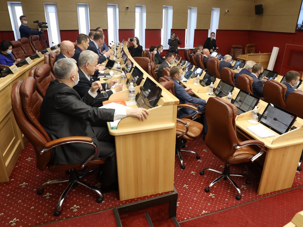 Поправки в закон «Об отдельных вопросах образования в Иркутской области» обсудили на сессии ЗС