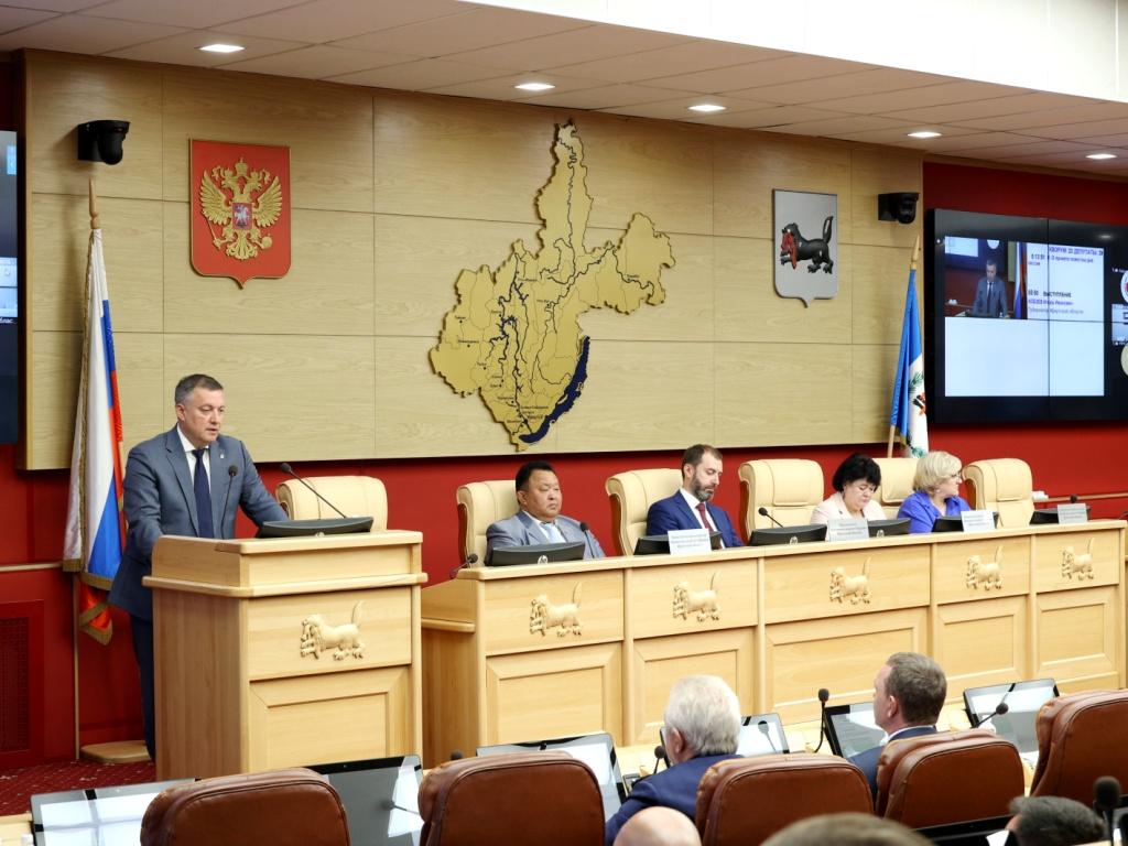 Игорь Кобзев поблагодарил депутатов Заксобрания за командную работу