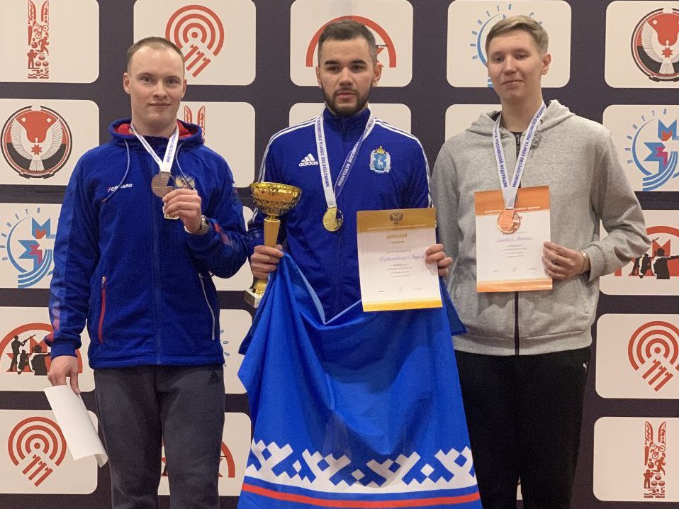 Артем Черноусов занял второе место на чемпионате России по пулевой стрельбе