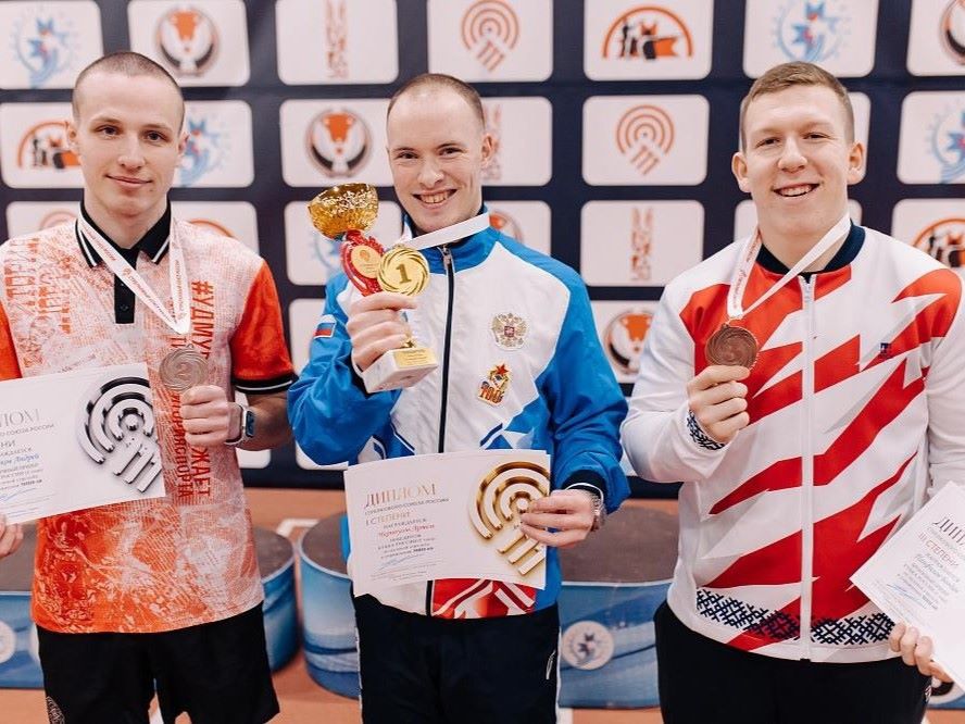 Артем Черноусов завоевал две медали на первом этапе Кубка России по пулевой стрельбе
