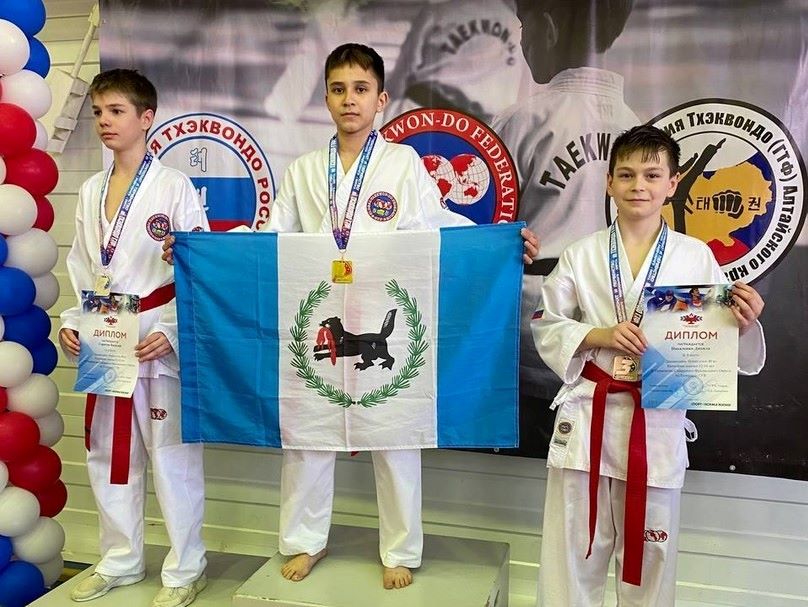 Спортсмены Иркутской области стали призерами чемпионата и первенства СФО по тхэквондо