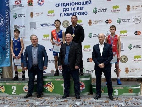 Борцы Иркутской области победили на всероссийских соревнованиях на призы братьев Кирилловых