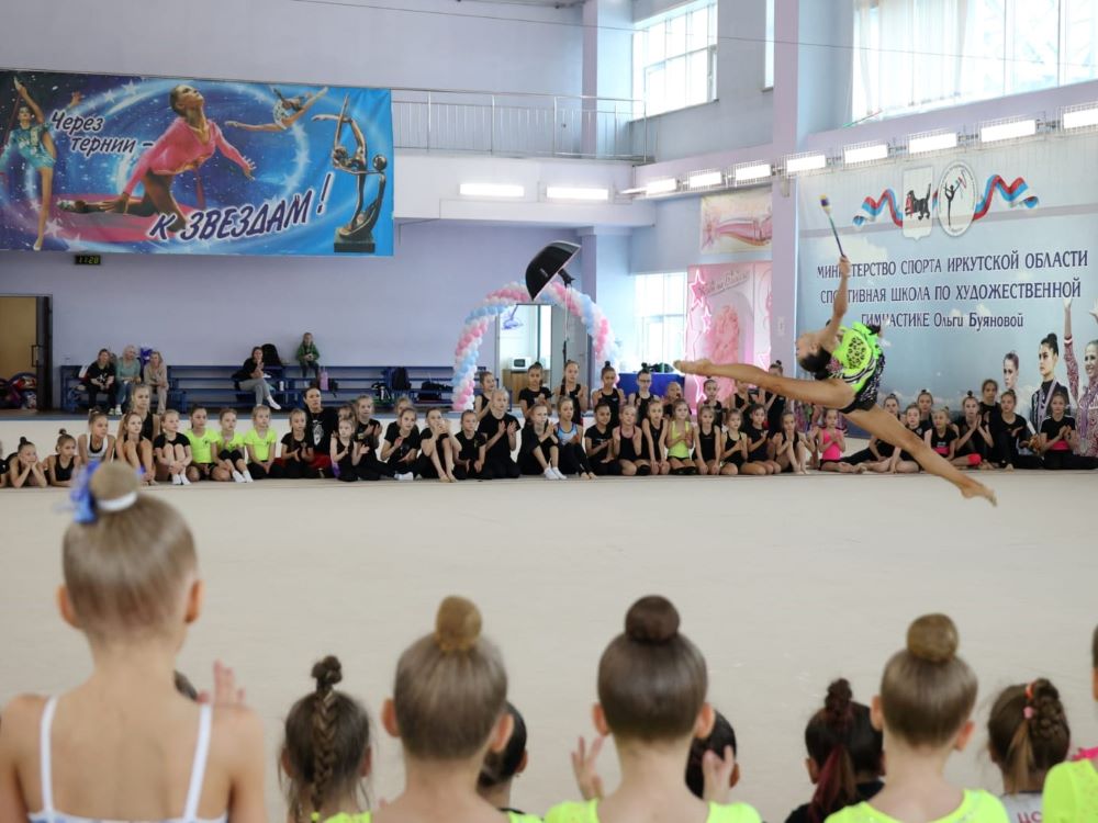 Мастер-класс по художественной гимнастике организовали для участниц турнира «Звезды на Байкале»
