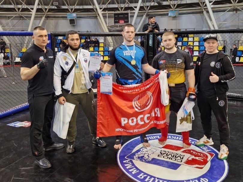 Илья Квичола стал чемпионом Сибири по смешанному боевому единоборству (ММА)