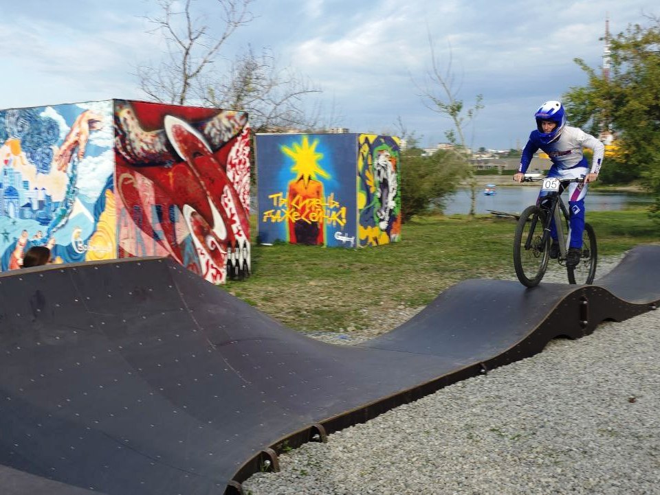 pump trek yunost ai