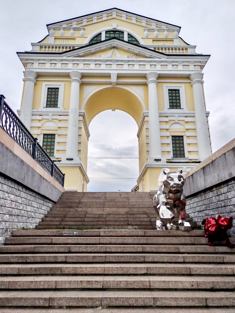 nizhnyaya naberezhnaya vorota nia