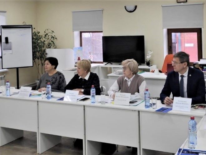 Kruglyy stol Innokentevskie chteniya