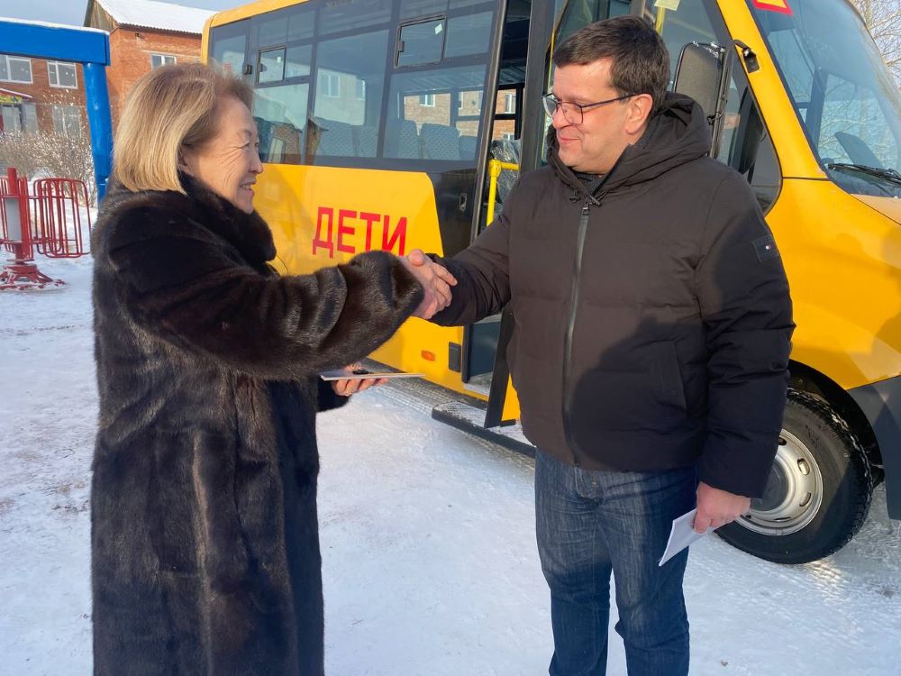 Школы Иркутской области получили новые автобусы