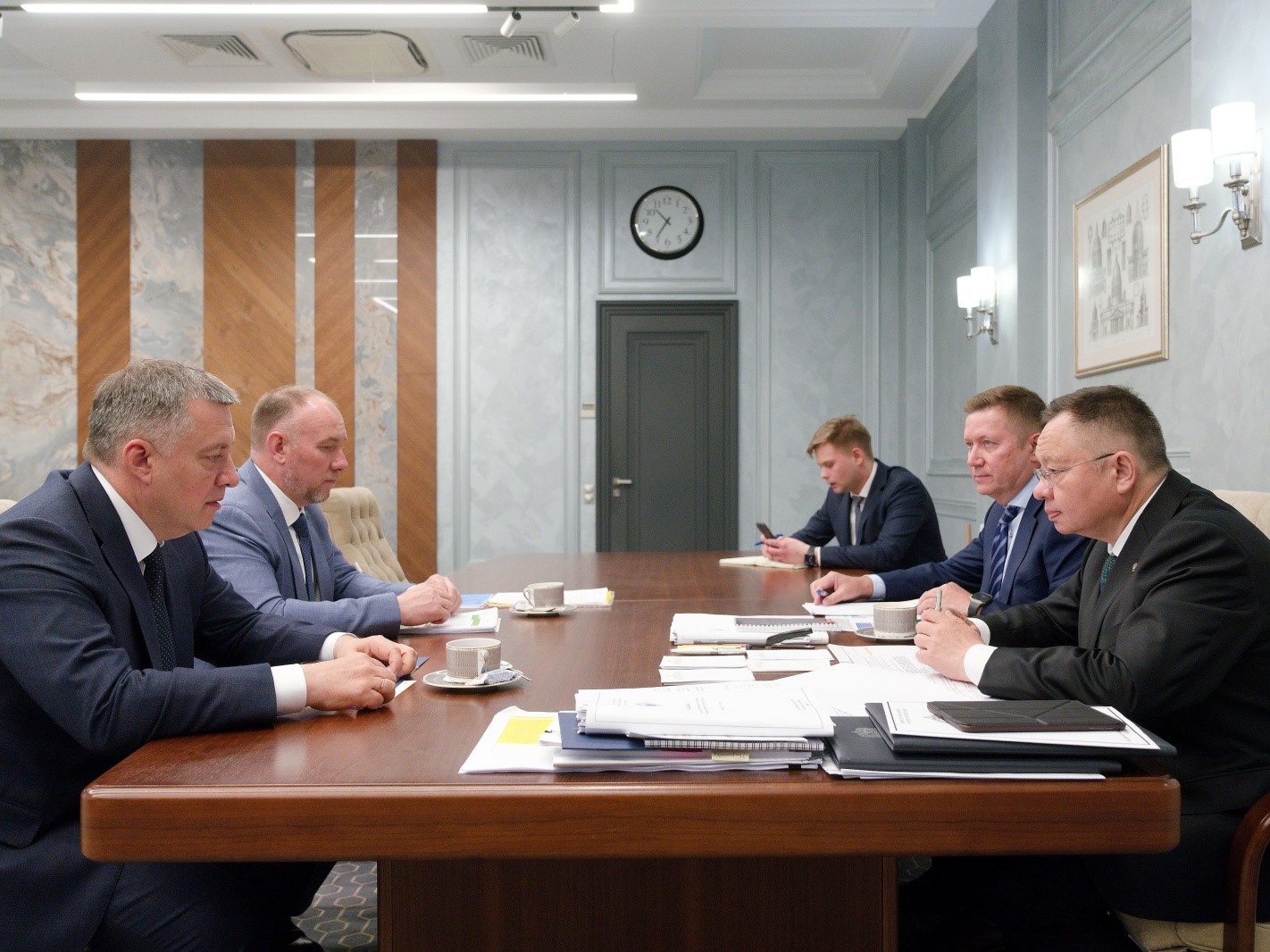 Игорь Кобзев и Ирек Файзуллин обсудили развитие строительного комплекса Иркутской области