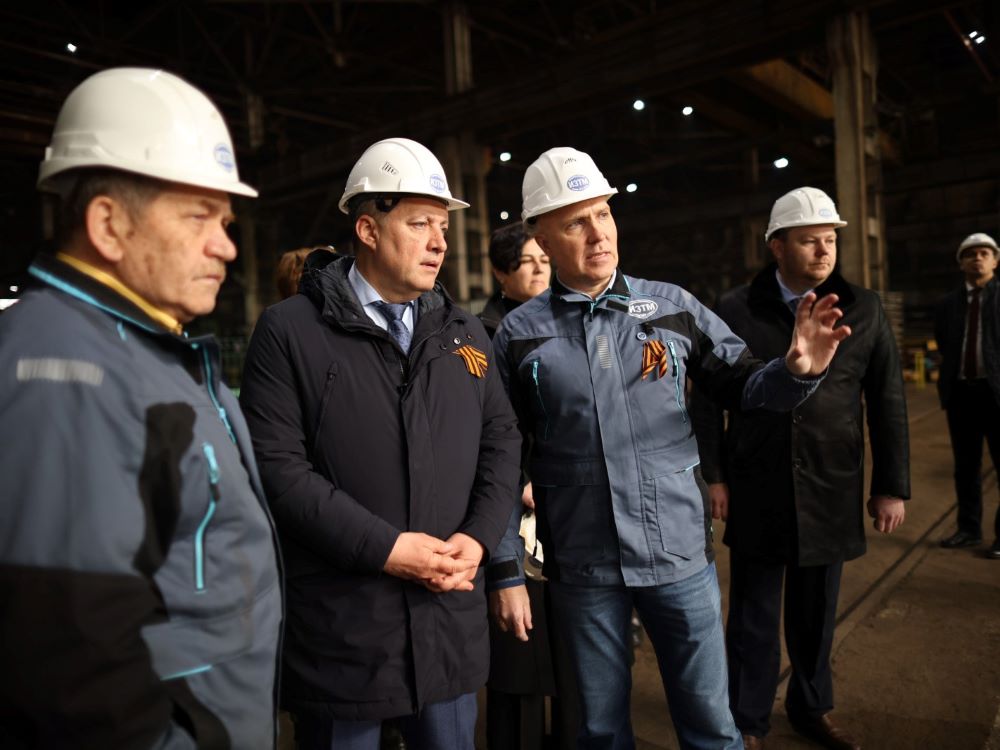 Игорю Кобзеву представили новое оборудование на Иркутском заводе тяжелого машиностроения