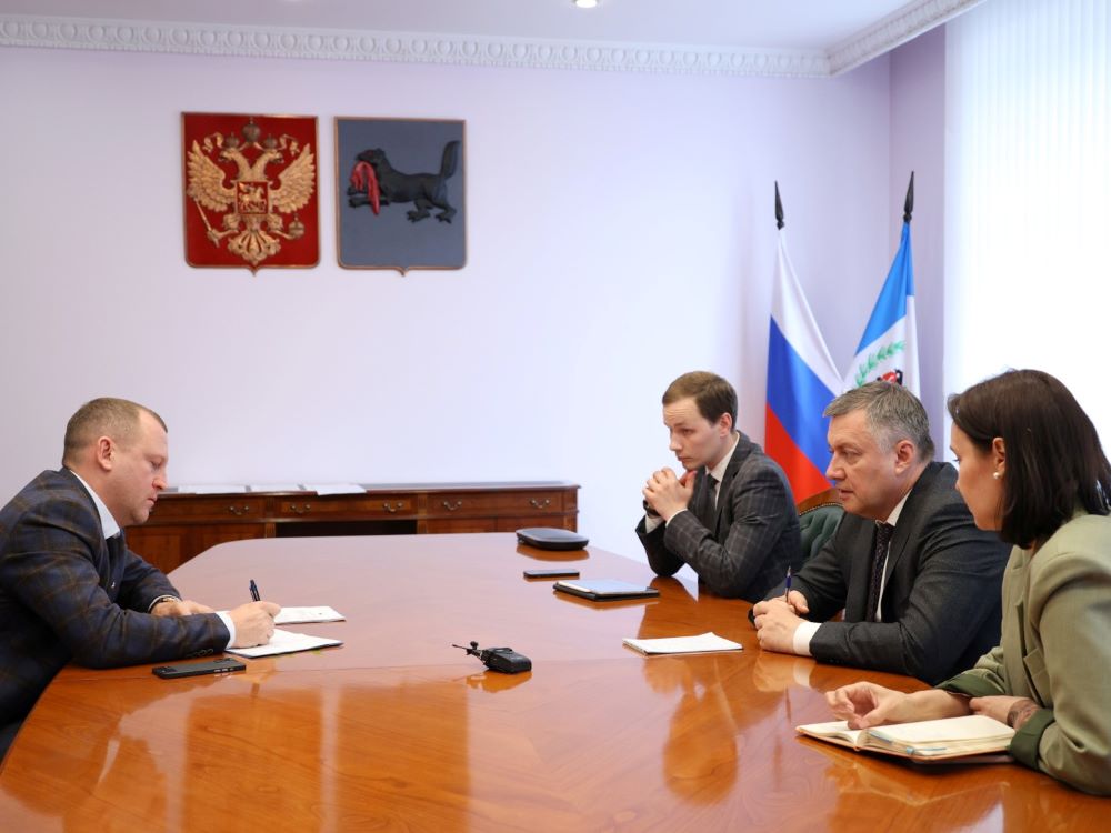 Губернатор и директор филиала ООО «Газпром Инвест» «Иркутск» обсудили ремонт дорог на севере Иркутской области