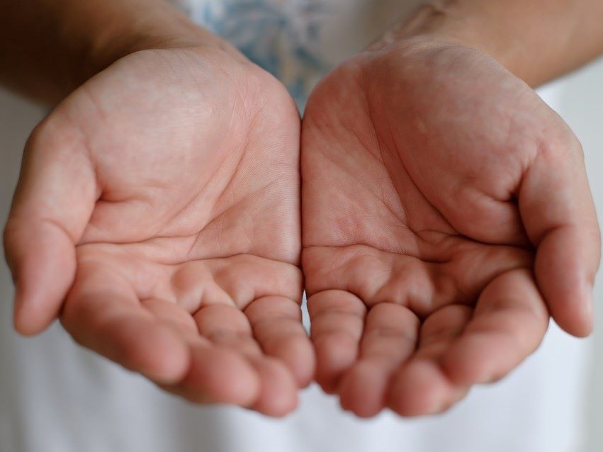 hand pixabay SookyungAn